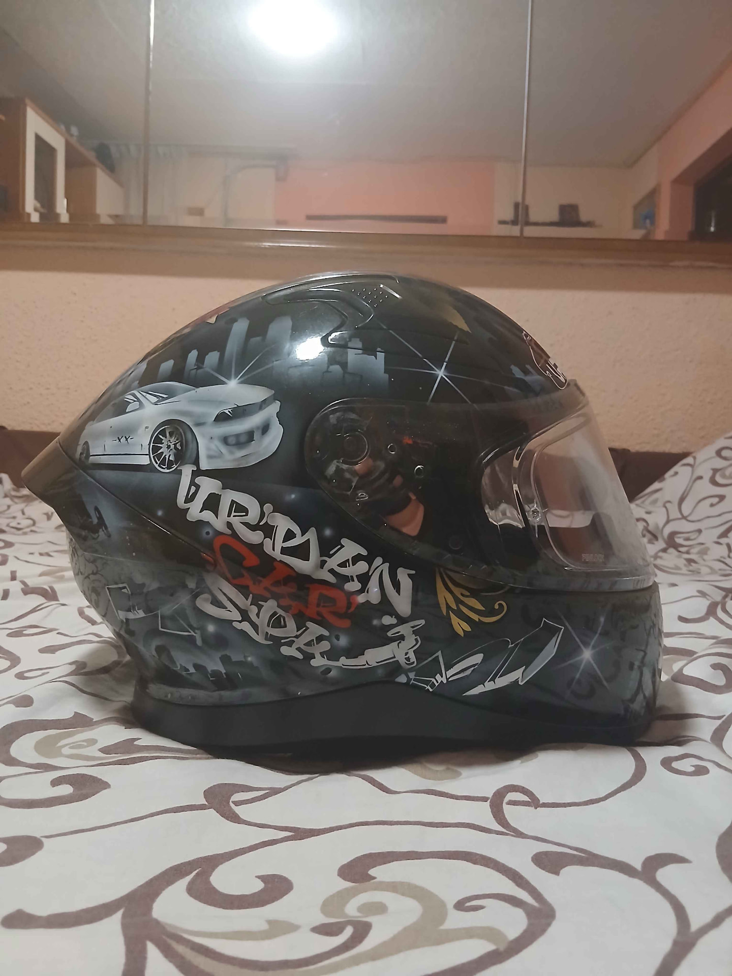Mutu Racing custom painted racing helmet